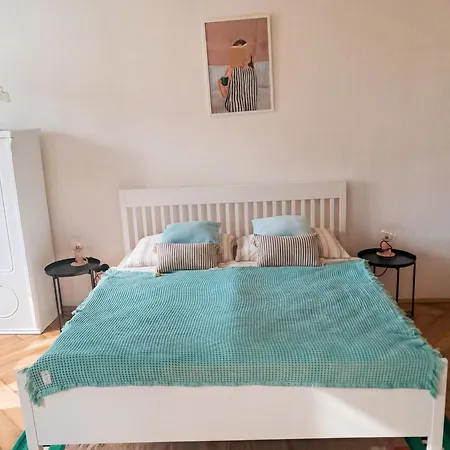 Oldskul Cafe&apartments לינה וארוחת בוקר Orlík