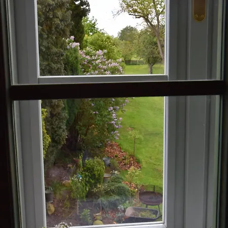 Oldskul Cafe&apartments B&B 3*