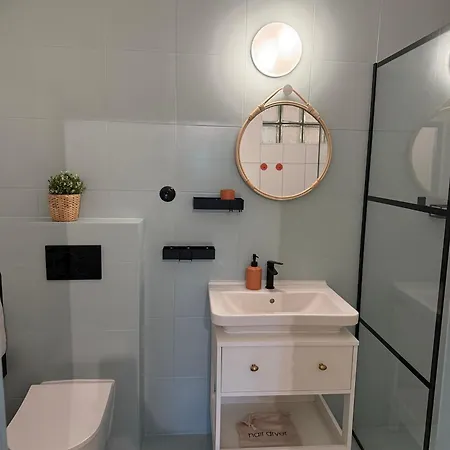 Oldskul Cafe&apartments לינה וארוחת בוקר 3*